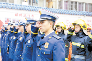 昆明启动“119消防宣传月”系列活动—消防互动体验 市民兴趣浓厚